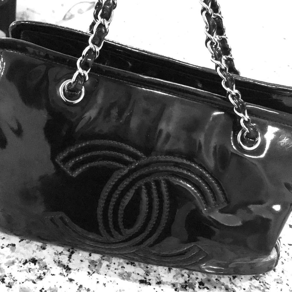 🚫 SOLD 🚫❗️❗️❗️Chanel Patent Shoulder Bag